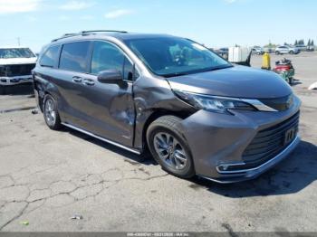  Salvage Toyota Sienna