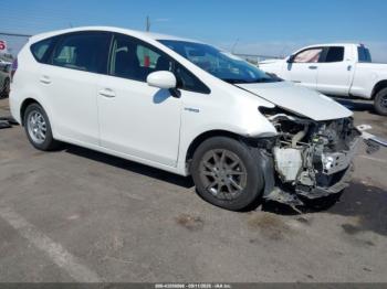  Salvage Toyota Prius v