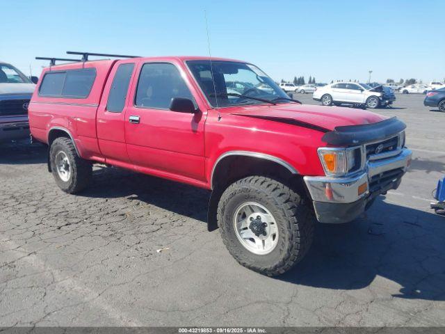  Salvage Toyota Pickup