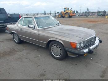  Salvage Mercedes-Benz 560