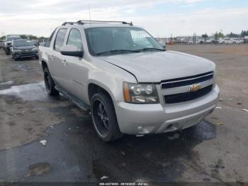  Salvage Chevrolet Avalanche 1500