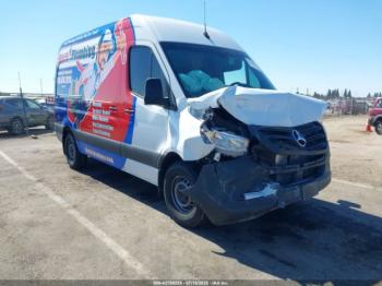  Salvage Mercedes-Benz Sprinter 2500