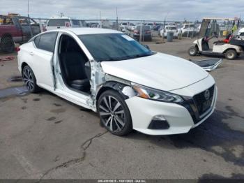  Salvage Nissan Altima