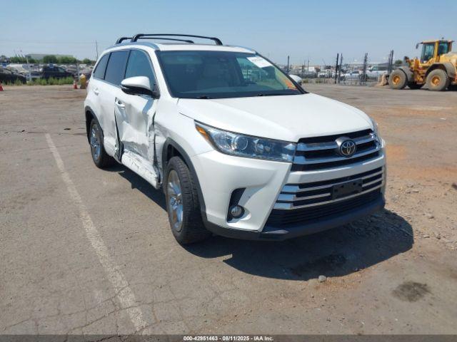  Salvage Toyota Highlander