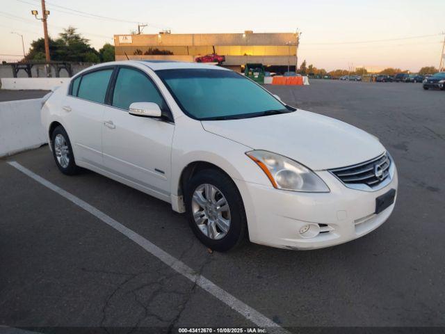  Salvage Nissan Altima