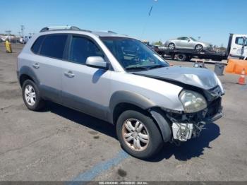  Salvage Hyundai TUCSON