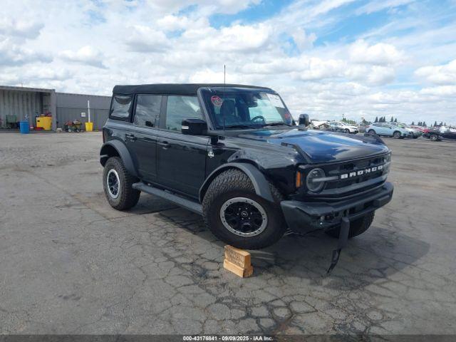  Salvage Ford Bronco
