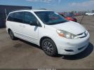 Toyota Sienna Le Image 1