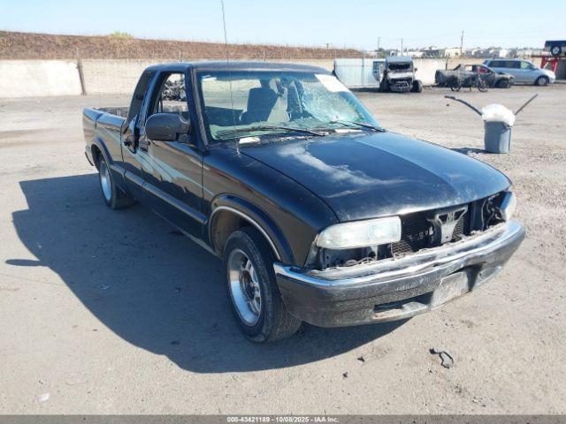  Salvage Chevrolet S-10