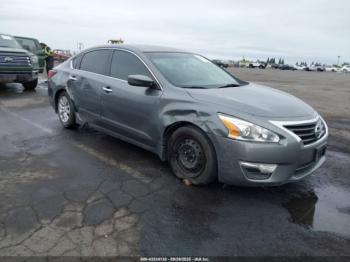  Salvage Nissan Altima