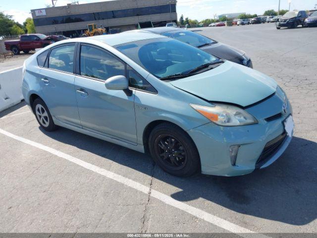  Salvage Toyota Prius