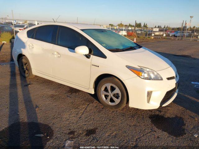  Salvage Toyota Prius