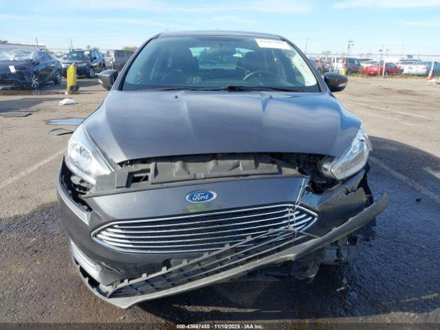 Ford Focus Titanium Image 10