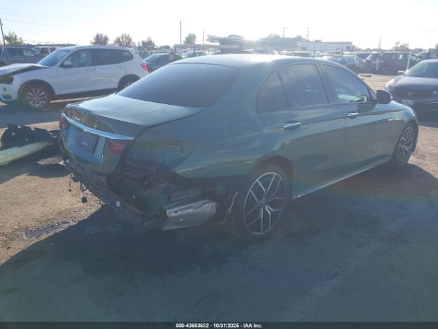 Mercedes-Benz E-Class Image 9