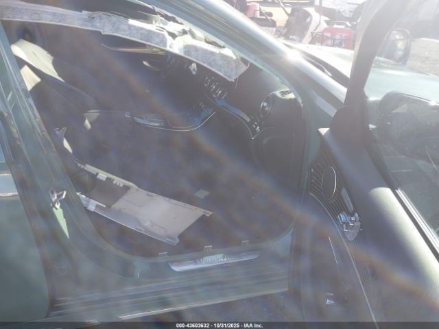 Mercedes-Benz E-Class Image 2