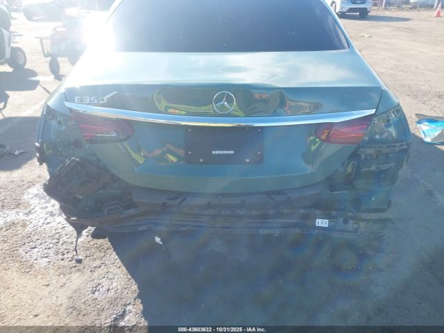 Mercedes-Benz E-Class Image 12