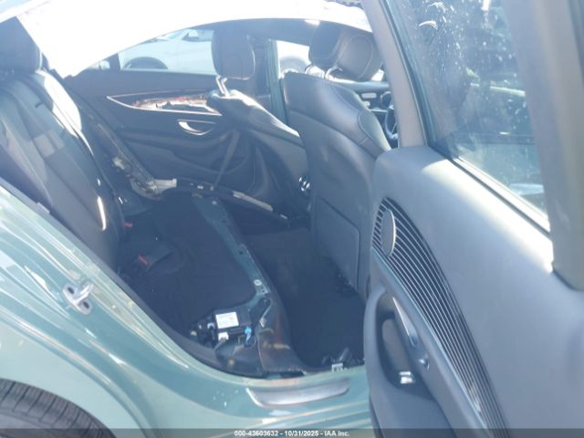 Mercedes-Benz E-Class Image 17