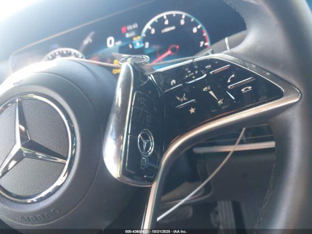 Mercedes-Benz E-Class Image 11