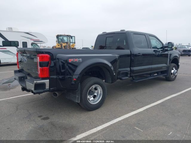 Ford F-350 Lariat Image 10