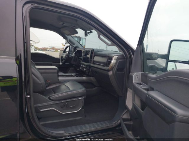 Ford F-350 Lariat Image 14