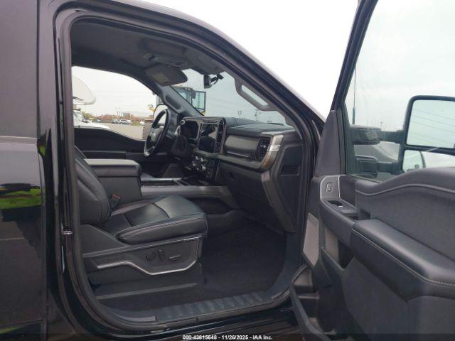 Ford F-350 Lariat Image 14