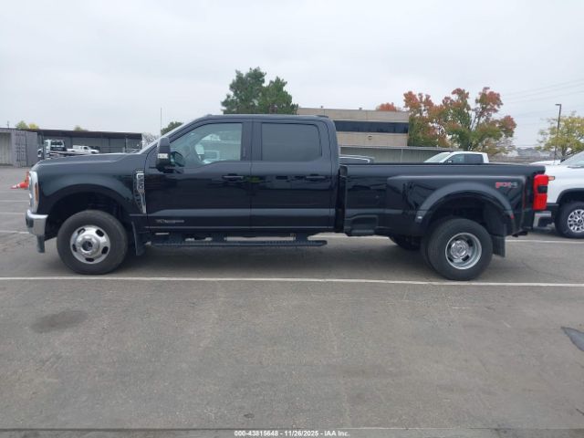 Ford F-350 Lariat Image 13