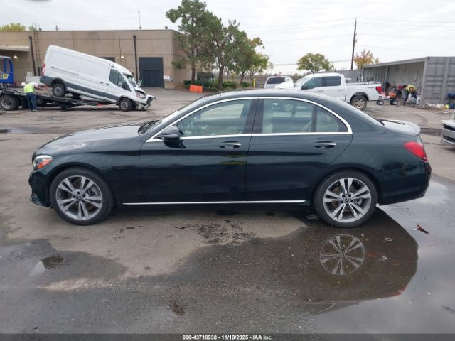 Mercedes-Benz C-Class Image 9