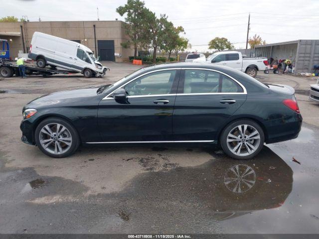 Mercedes-Benz C-Class Image 9