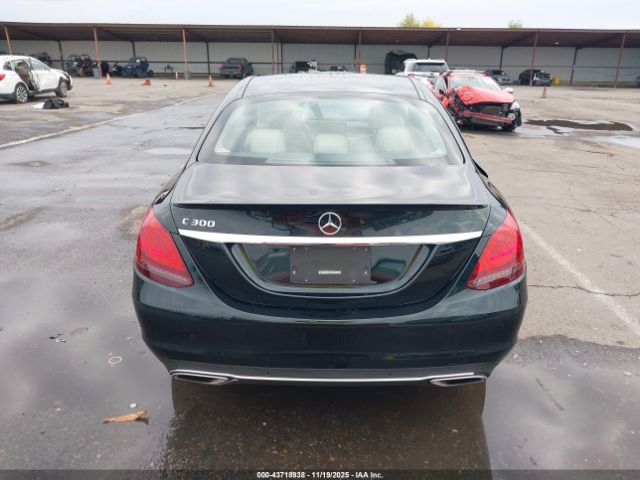 Mercedes-Benz C-Class Image 2