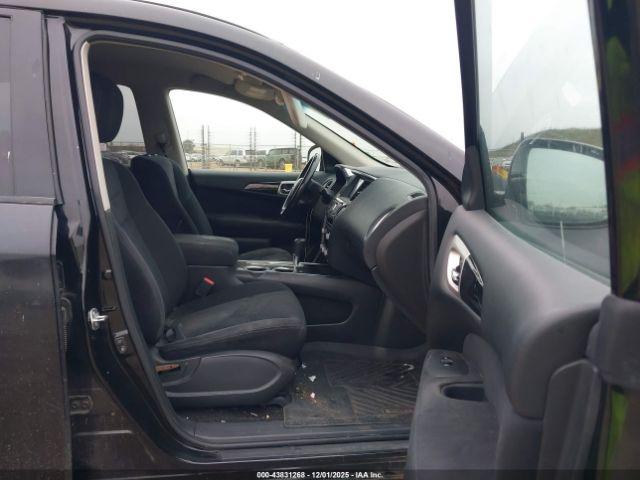 Nissan Pathfinder Image 6