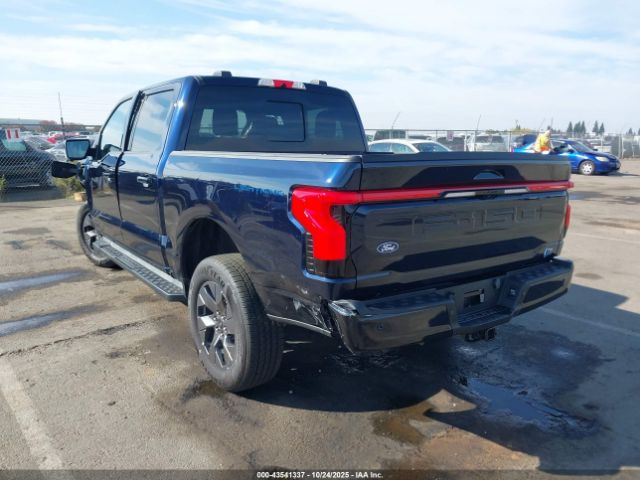 Ford F-150 Lariat Image 3