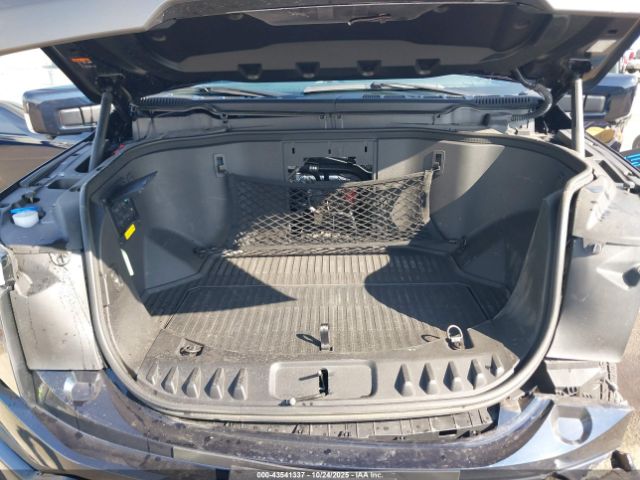 Ford F-150 Lariat Image 2