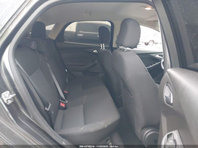 Ford Focus Se Image 4