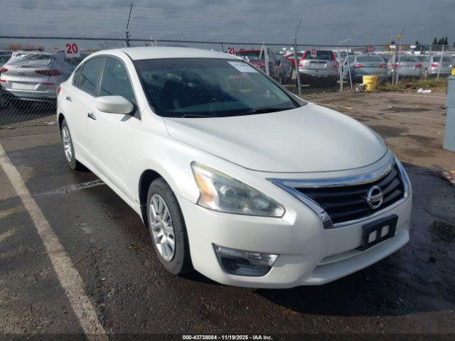  Salvage Nissan Altima