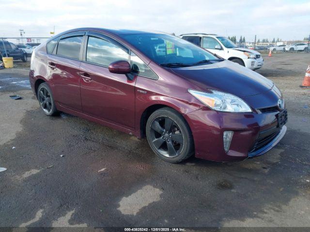  Salvage Toyota Prius