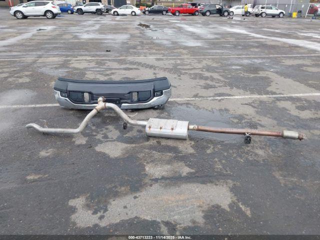 GMC Sierra 1500 4wd  Short Box Slt Image 11