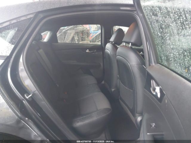 Kia Forte Gt-line Image 11