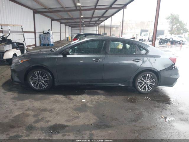 Kia Forte Gt-line Image 2