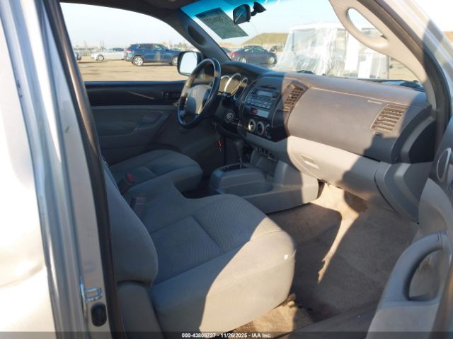 Toyota Tacoma Image 9