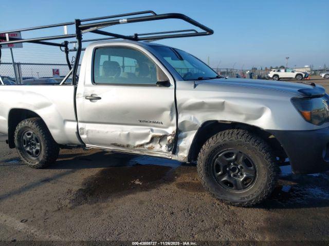 Toyota Tacoma Image 8