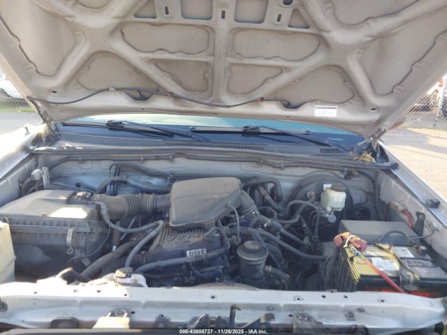 Toyota Tacoma Image 4