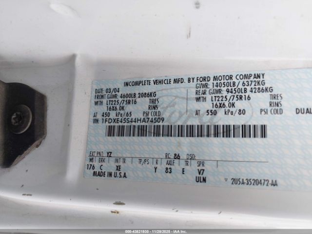 Ford Bus E-450 Cutaway Image 9