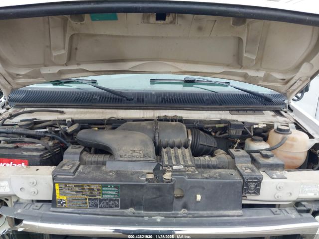 Ford Bus E-450 Cutaway Image 11