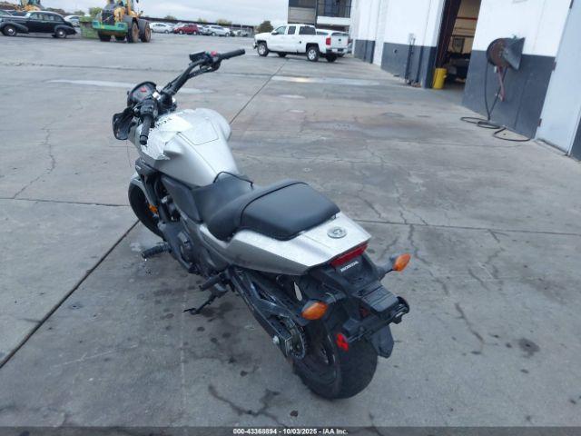 Honda Ctx700 Nd Image 3
