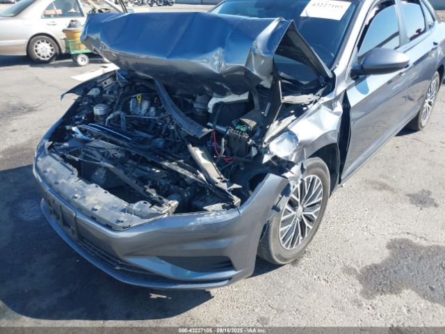 Volkswagen Jetta Image 3