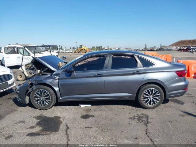 Volkswagen Jetta Image 16