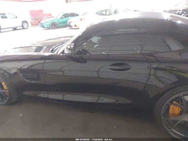 Mercedes-Benz G-Class Image 16