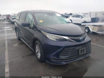  Salvage Toyota Sienna