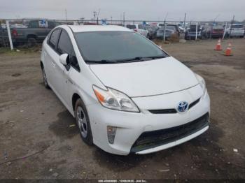  Salvage Toyota Prius