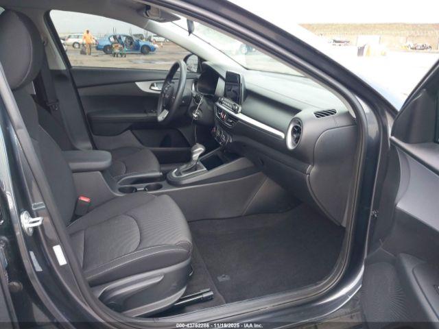 Kia Forte Lxs Image 6